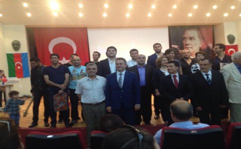 28  May Respublika Günü Türkiyənin İzmir şəhərində qeyd edilib