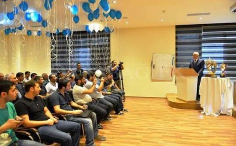 “Onlar xaricilərdən mənəvi intiqam almağa həvəslidirlər”