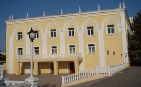 Gəncə Teatrı mövsümü "Dəli yığıncağı" ilə başa vuracaq