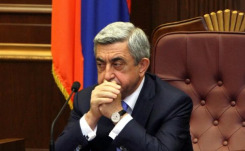 "Sarkisyan hakimiyyəti indi süngü üstündədir"