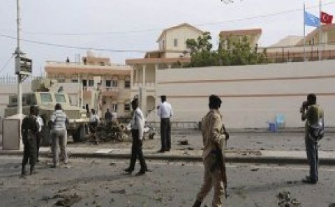 Türkiyə səfirliyi partladıldı - Somalidə