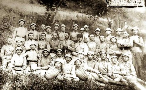 Güllələnmiş zabitlər…