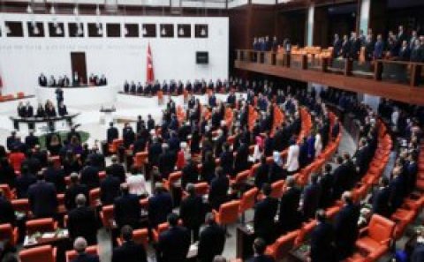 Türkiyə parlamentinin sədri postuna dörd namizəd var