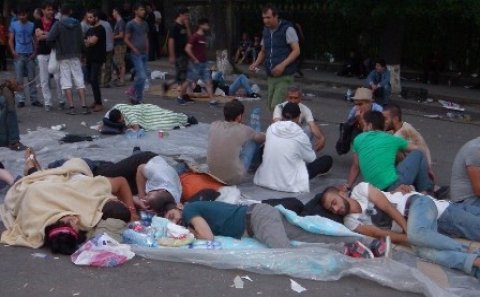 Polis sakinlərdən aksiya iştirakçıları əleyhinə şikayət toplayır