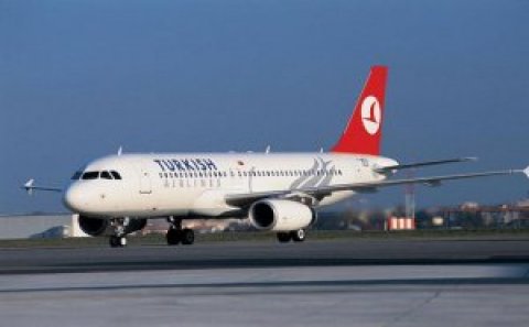 Türkiyə təyyarəsi təcili eniş etdi