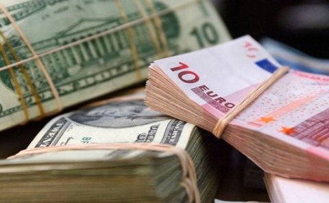 Dollar ucuzlaşdı, avro bahalaşdı