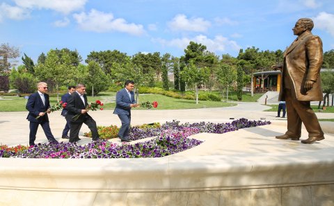 Binəqədidə ümummilli liderin rəhbər vəzifəyə gəlişinin 46-cı ildönümünə həsr edilmiş elmi-praktik konfrans keçirilib