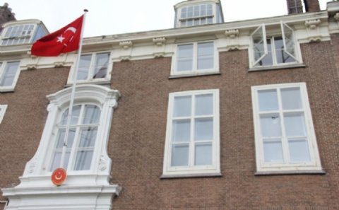 Türkiyə səfirliyinə hücum