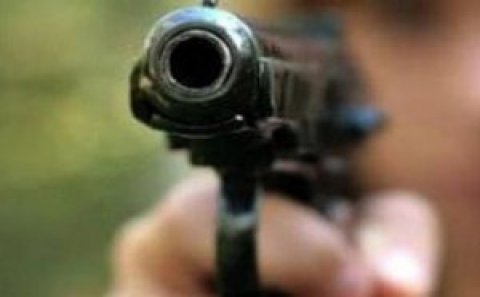 19 yaşlı iki ayın gəlini özünü güllələdi