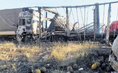 PKK yol kəsərək avtomobilləri yandırıb