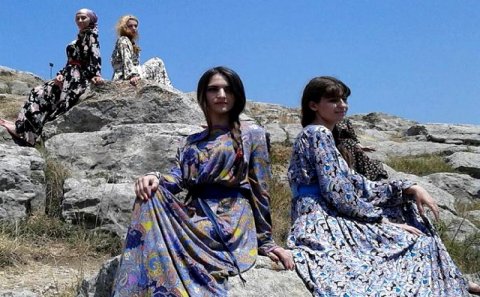 Rus milyonçunun arvadı Cıdır düzündə moda sərgisi keçirdi
