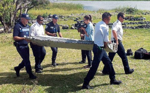Hind okeanından Malayziya təyyarəsinə aid olduğu güman edilən yeni bir parça tapılıb.