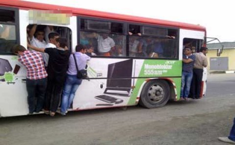 Sərnişini yıxılıb ölən avtobusun sürücüsünü həbs etdilər