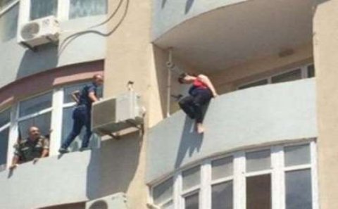 Bakıda qadının intihar cəhdinin qarşısı alındı