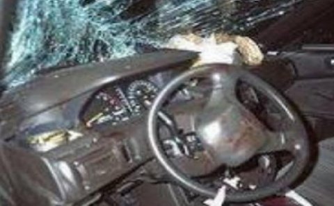 Lənkəranda iki minik avtomobili toqquşub, 15 yaşlı sürücü ağır yaralanıb
