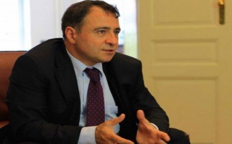 Keçmiş səfir axtarışa verildi