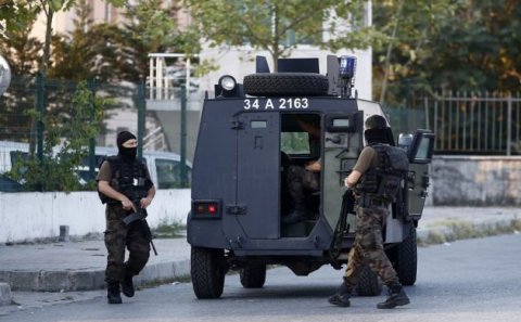 Terrorçular polis idarəsinə hücum etdilər