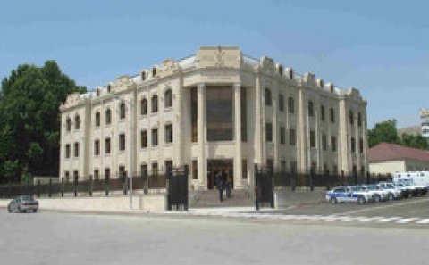 Mingəçevir Polis Şöbəsində ölən şəxsin qohumları müstəntiqi döyüb
