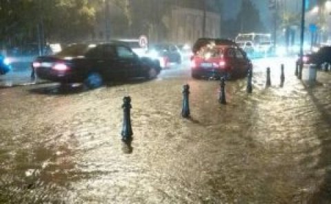 Batumi su altında qaldı