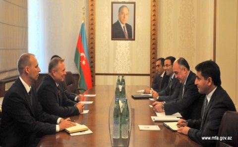 Elmar Məmmədyarov Qennadiy Vladimiroviç Axramoviçi qəbul edib
