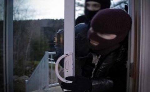 Kredit təşkilatına maskalı basqın -Ağcabədidə