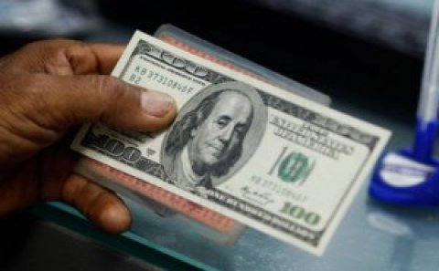 Ukraynalı gömrükçü 100 dollara “yox” dedi
