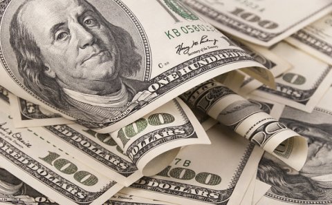 Dollar bu gün də qalxdı, avro isə endi