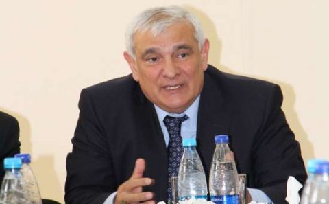 Kamal Abdulla müşavirə keçirdi