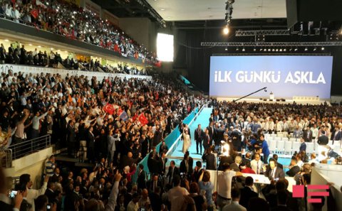 Ədalət və İnkişaf Partiyasının V qurultayı başlayıb