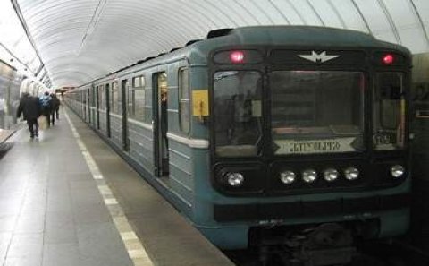 Bakı metrosunda intihar