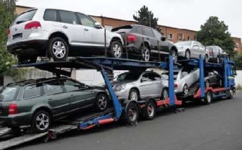 Azərbaycan avtomobil idxalını ikiqat azaldıb