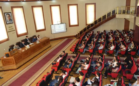 Yeni Azərbaycan Partiyası Gənclər Birliyi BDU-nun fəal gəncləri ilə görüş keçirilib
