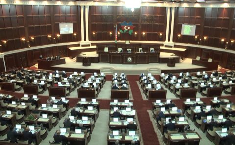 Diplomatik əməkdaşların rütbələri aşağı salına və ya onlar öz rütbələrindən məhrum edilə bilər