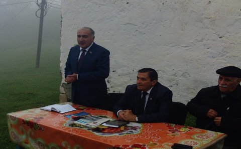 İqbal Məmmədov seçicilərlə görüşüb