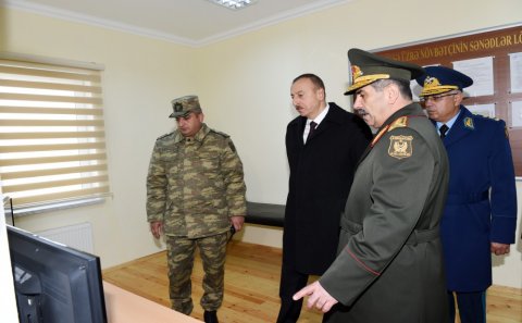 Prezident S-300 raketlərinə baxış keçirdi - Foto