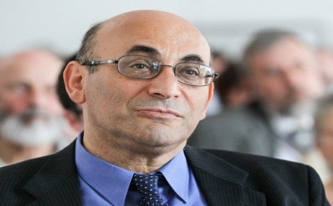 Arif Yunus azadlığa buraxıldı