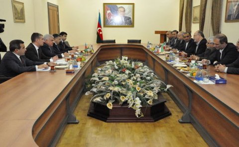 Ziya Məmmədov İran rəsmisi ilə görüşdü