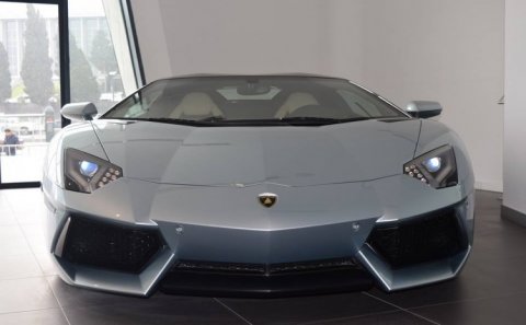 Bakıda 460 minlik “Lamborghini” satıldı - Foto