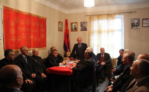 AKP seçkiləri müzakirə etdi