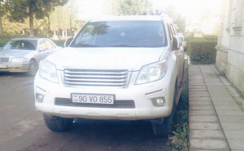 Cəlilabadda məmur “Cip”də gəzir, sosial yardımı rüşvətlə verir