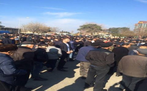 Lənkəranda bahalaşma əleyhinə aksiya – sakinlər yolu bağladı - FOTOLAR