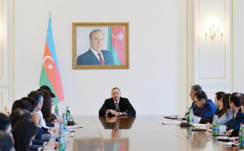 İlham Əliyev  gənclərlə görüşdü