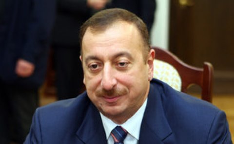 Prezident Abu Dabidə Şeyx Zayed məscidinə getdi