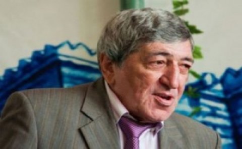Rəmişin 9 illik dostu onun qızıllarını oğurlayıb