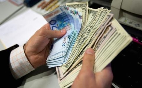 Dollar birinci gün bahalaşacaq
