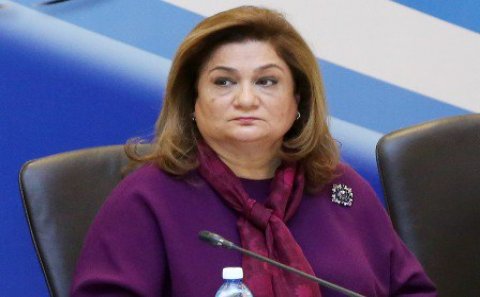 Komitə sədri 2 dəfə töhmət verdiyi şəxsə mükafat üçün Prezidentə təqdimat yazıb?