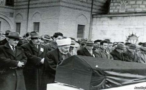 Rəsulzadənin vəfatından 61 il ötdü - Dəfndən fotolar