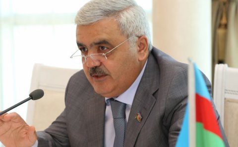 Qubernator Rövnəq Abdullayevdən üzr istədi 
