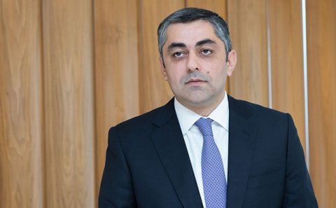 Nazir sabiq Dövlət Katibinin oğlunu vəzifədən çıxardı