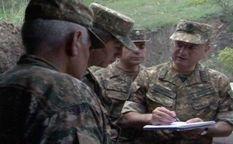 Qucağa atılan əxlaqsız GENERAL-İki AĞANIN tək nökəri 